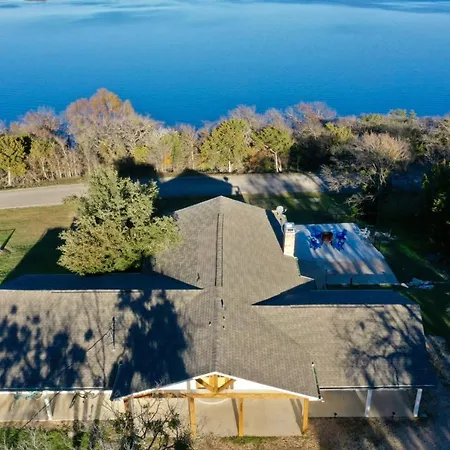 Walk To Lake Whitney Fire Pit Bbq Grill King Bed